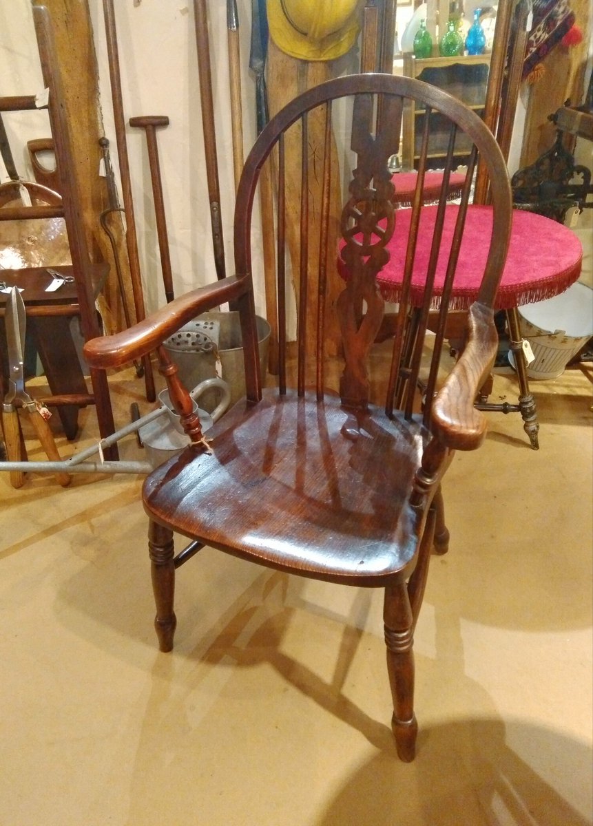 #wheelbackchair #pinemirror #edwardiandesk #carvedwoodtray #antiquefurniture #antiquedesks #antiques #eversleybarnantiques