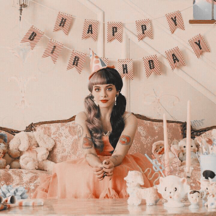 Happy 26th birthday to the talented Melanie Martinez!     