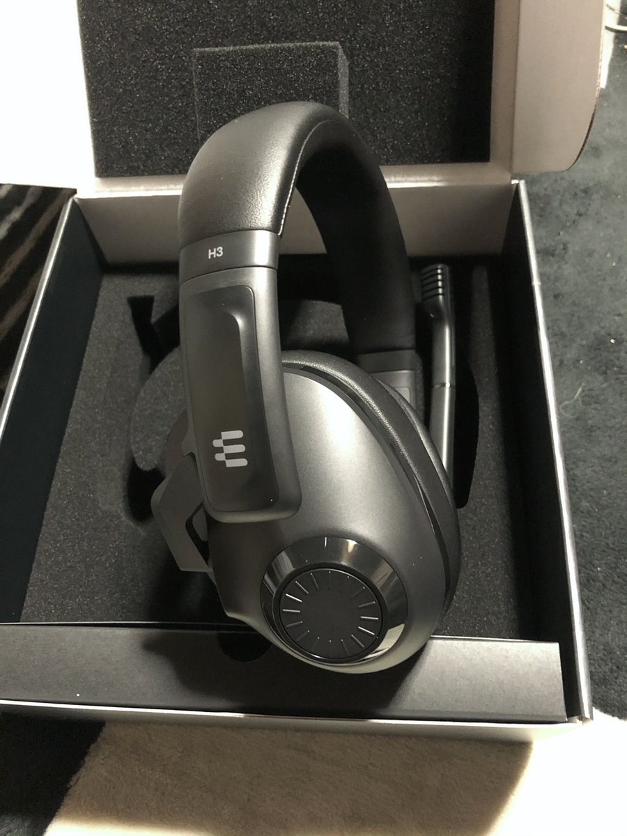 EPOS Sennheiser H3 また超猫拳さんの動画見て、そそのかされて買ってしまった…。今回注文した店舗で入荷待ちとなってたけど、即日発送されて思いの外早く到着した！音質や重さが気になるので、早く使ってみたいー！
#EPOS
#ゼンハイザー
#Sennheiser