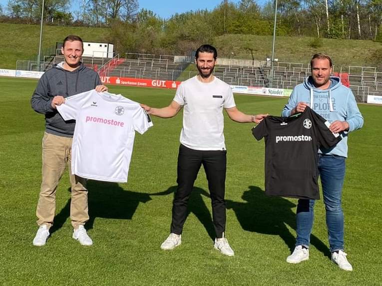 Björn Matzel wird Co-Trainer bei den Schwarz-Weißen

Der ETB freut sich, dass er mit Björn Matzel einen neuen Co-Trainer für seine Oberligamannschaft präsentieren kann.

#ETB | #Oberliga | #Uhlenkrug 

facebook.com/76726356331618…