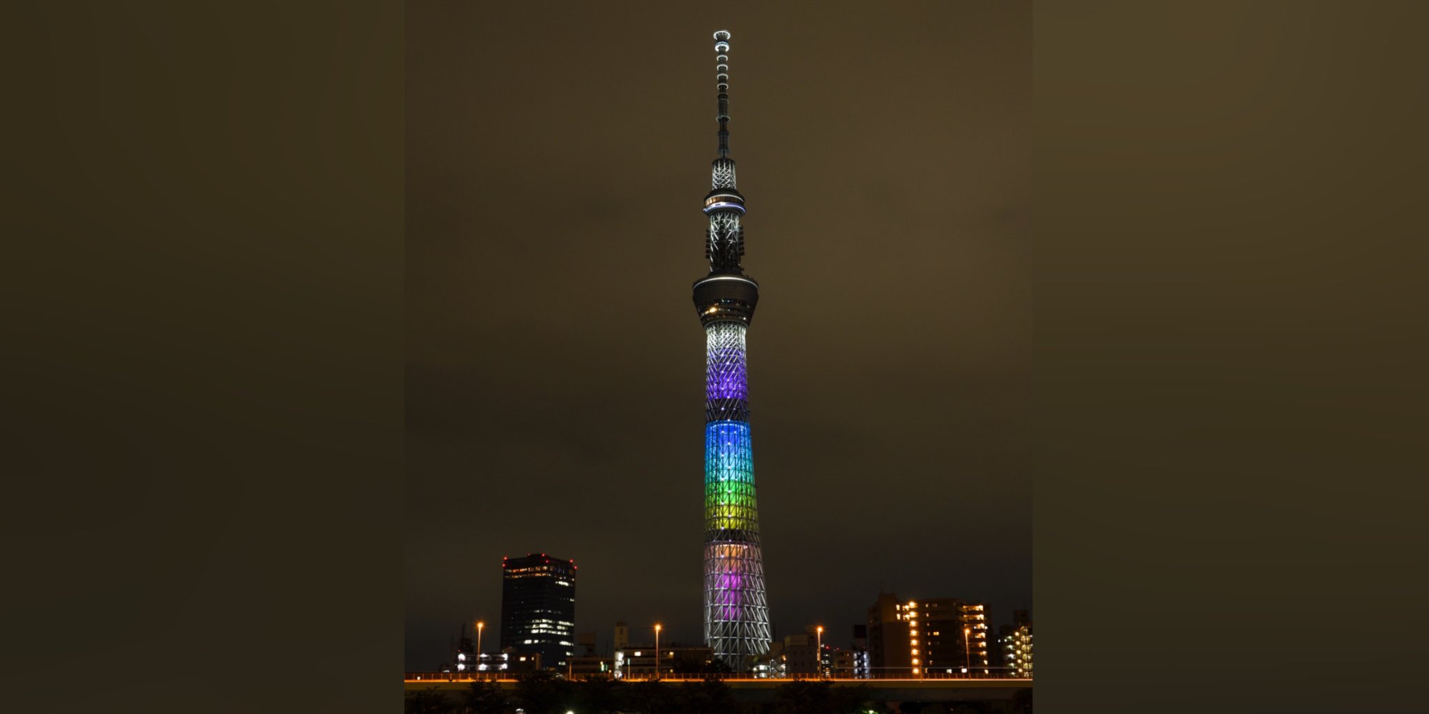 スカイツリー Tokyo Skytree 님의 트위터 東京スカイツリー 過去のライティングをご紹介 19年 7周年記念特別ライティング ７周年を記念して 東京スカイツリーを ７色で彩った特別ライティング レインボーに輝く東京スカイツリーが 夜空に映えてい