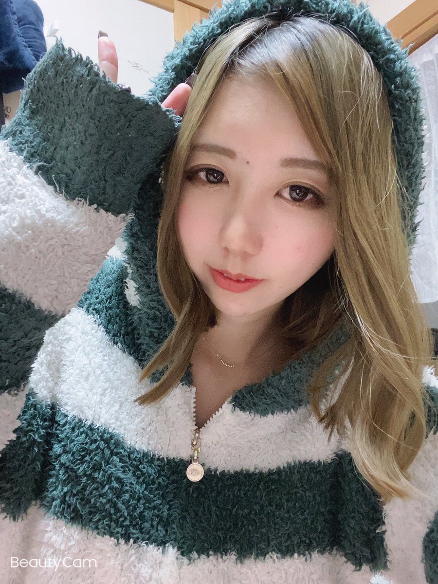 かれこれ1週間くらい引きこもってる
すること無さすぎてゲームしかしてない٩(๑•ㅂ•)۶