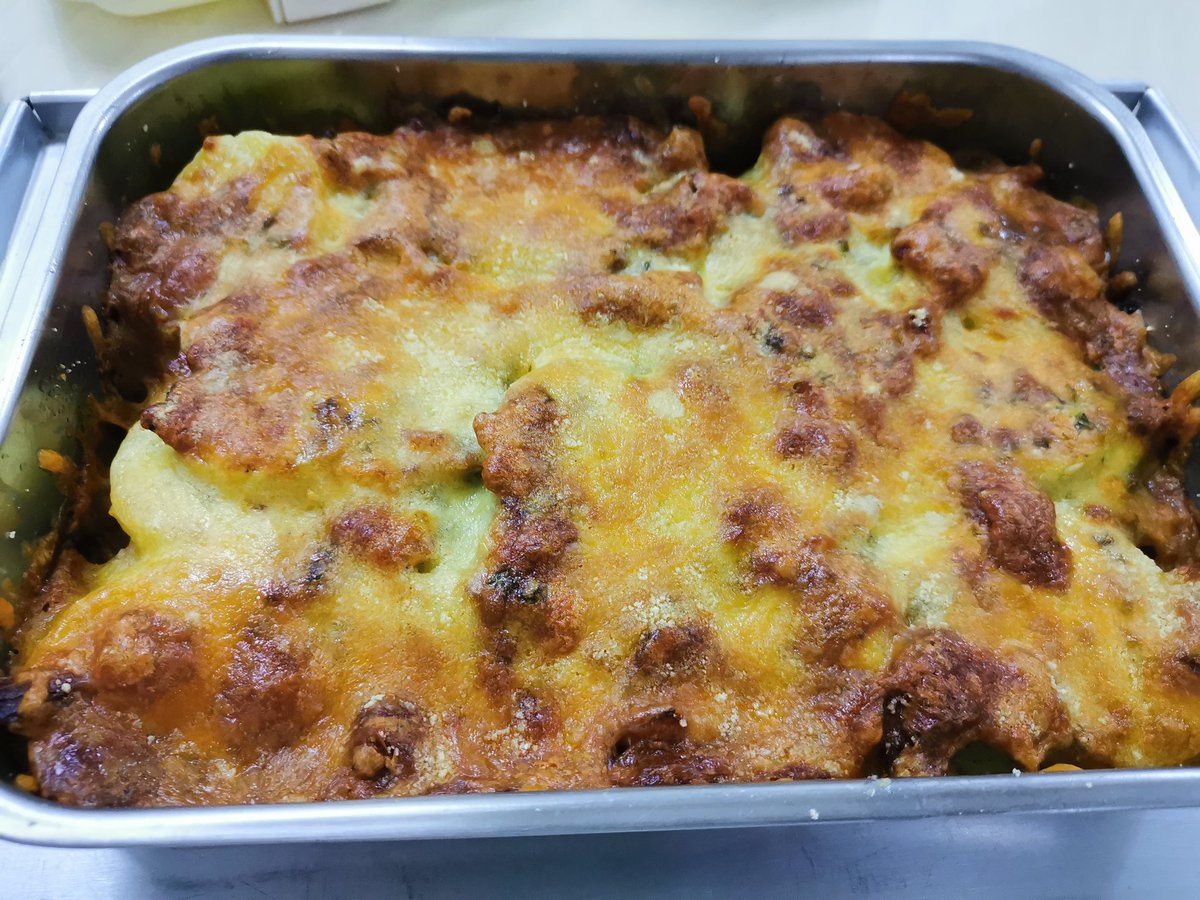 ushimarucowwuvt's tweet photo. Before vs after
Cow bakes potatoes edition
#chefwu https://t.co/Lcp0a496XP