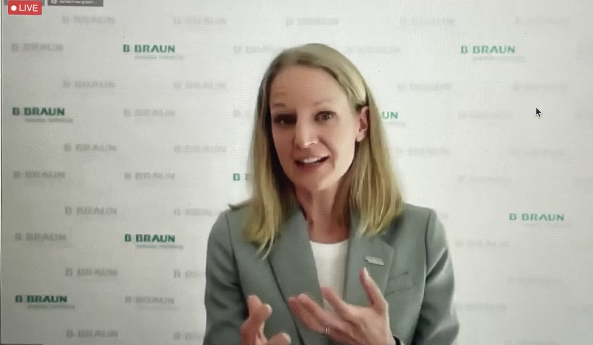 auwi's tweet photo. „Disziplin schafft #Freiräume“, sagt Anna Maria Braun, CEO @bbraun_com. #Disziplin sei nichts spießiges, sondern schaffe den Raum für Wesentliches. Und #Veränderung. Nur so ließe sich Raum für Neues schaffen. Das bedeute für #Führung sich zurück zu halten. Zu #empowern. #CampQ https://t.co/xZ0IPkxh5P