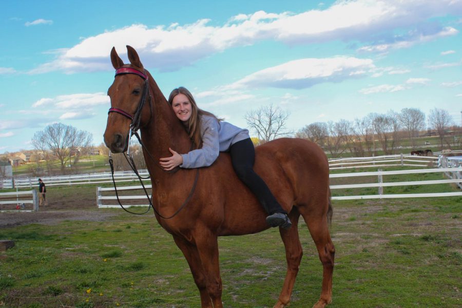 dartnewsonline's tweet photo. Sophomore Zoe Hoss loves horseback riding and explains to Sports Editor, Caroline Hinkebein, how the sport has impacted her life for the better in this issue's Star Spotlight. Read the full interview here! https://t.co/xwXEu7K9mF https://t.co/WThJPHoy0H