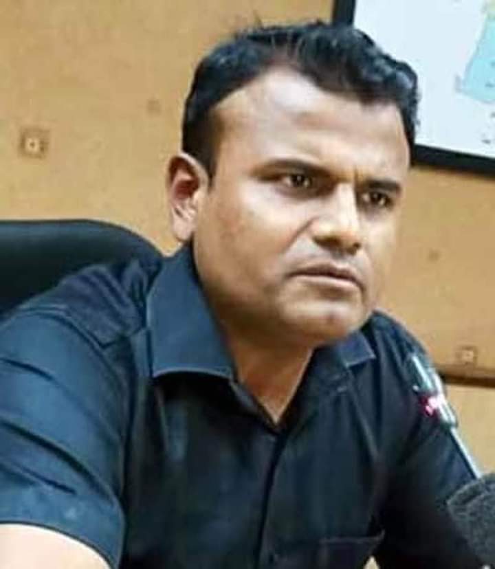 AjniMina's tweet image. Mr. #shaileshkumaryadav You Make  A Huge Mistake.
कानून आपके साथ क्या करेगा हम नही जानते पर पंडितजी के साथ ऐसी बदतमीजी के लिए 
हिन्दू समाज आपको माफ नही कर सकता!!!!
अच्छा होगा सार्वजनिक रूप से उस परिवार से व हिन्दू-समाज से माफी मांगे!!!