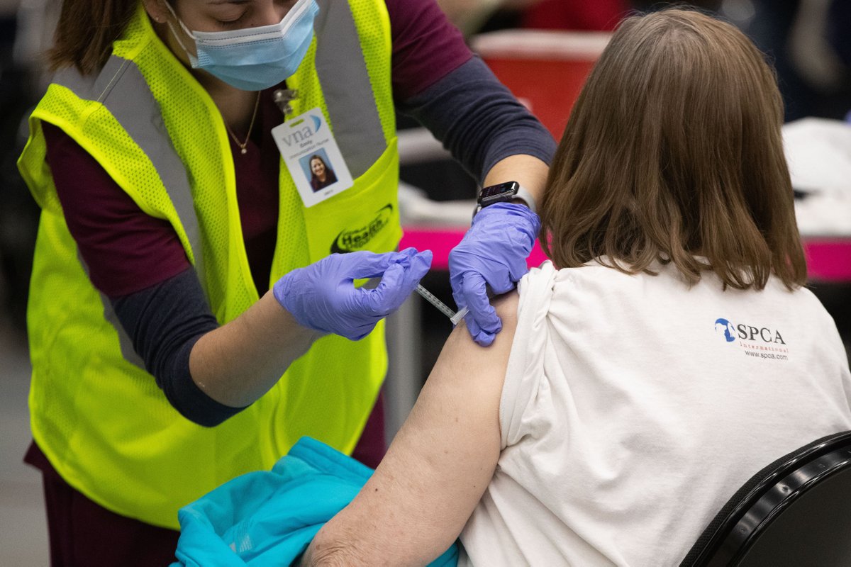 Since partnering with <a href="/HealthDouglasCo/">Douglas County Health Department</a>, more than 60 VNA nurses have helped in the administration of over 470,000 vaccination doses to residents. 

If you’re able, we encourage you to sign up and get vaccinated. Keep up to date with eligible groups here: douglascountyhealth.com/109-covid-19/8…