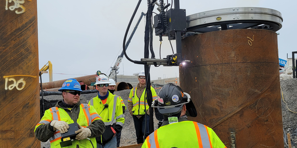 #Humpday A unique 3-jaw chuck with rigid ring rail is utilized with the Modular Drive System and placed into the end of a piling for cutting of 36" diameter pilings. #BugoSystems #MadeInUSA #plasma #weldporn #welder #weldernation #weldeverydamnday #fabrication #fab #metalwork