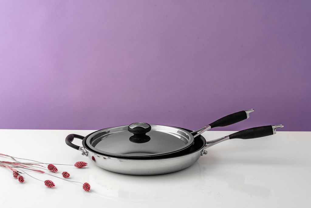 Hoy celebramos a los superhéroes y nuestros sartenes Deluxe Easy Release vaya que lo son: Súper resistentes a los rayones, la comida se despega fácilmente de la superficie y están listos para acompañarte en cualquier misión. 🦸 🦸‍♀️

#SuperHeroDay #RoyalPrestige