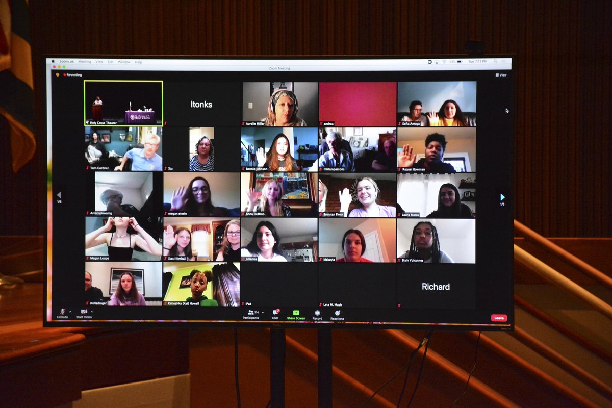 AHC_news's tweet image. Congratulations to the juniors and seniors who were inducted into the National Honor Society, the Science National Honor Society, and the World Languages Honor Societies in a special hybrid ceremony on Tuesday evening! #EmpoweredGirls #TartanStrong @ADWCathSchools