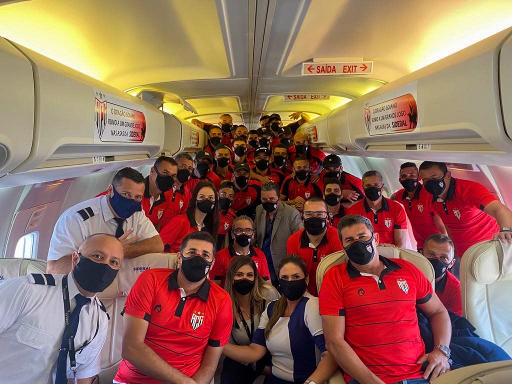 ACGOficial's tweet photo. Vamos alçar vôo! 🛫🇹🇹🇧🇷🇨🇱
#PartiuChile #DragãoNaSula #ConmebolSudamericana #GrandeConquista https://t.co/a01LhhC7aY