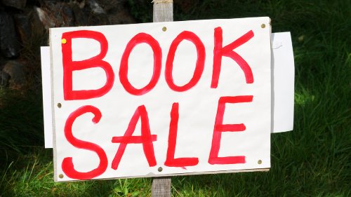 meLibrary's tweet photo. Friends of the Library pop-up book and media sale. Saturday, May 8, 10am-3pm in the library parking lot weather permitting. Selling adult fiction and movies https://t.co/UKQsWqCay8
