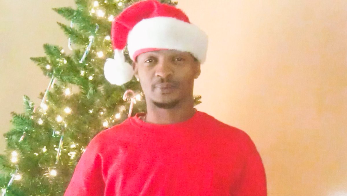 25. Rumain Brisbon, age 34, died Dec. 2, 2014 Someone called cops after a suspected drug deal. After a short foot chase, a cop fatally shot Rumain who was holding nothing but a pill bottle in his hands.  #rumainbrisbon  #sayhisname  #blacklivesmatter  