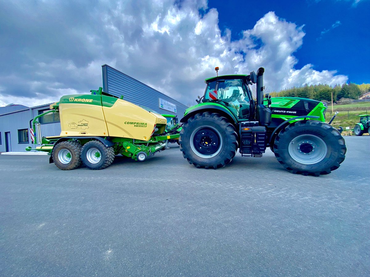 KroneFrance's tweet image. 💥 Un avis sur l’un de nos ensembles de notre #DemoTour #Kronected 2021 ? 🤔👇😍

✅ Nouveau combiné #Comprima CF 155 XCut Plus 💪 
✅ Nouveau Deutz-Fahr 8280 🤝

#Krone #fenaison #specialiste #agriculture