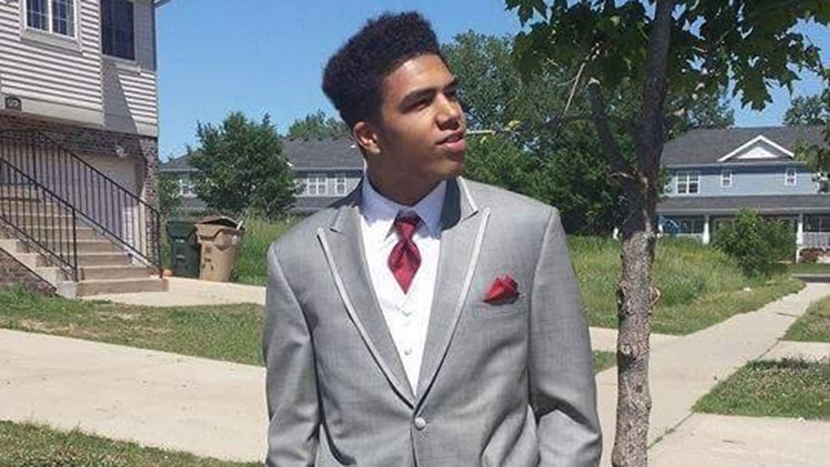 29. Tony Terrell Robinson, Jr., age 19, died Mar. 6, 2015Cops responded to calls from worried friends bc Tony was acting erratically. Cops arrived, a struggle ensued & Tony was shot. He was unarmed. As he lay gasping for breath, he was shot 3-4x.  #tonyrobinson  #sayhisname