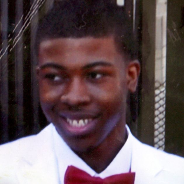 38. Quintonio LeGrier, age 19, died Dec. 26, 2015Having a mental health crisis, Quintonio’s Dad called 911. Instead of de-escalating, cops arrived & fatally shot him. His mom settled w/ the city but the judgement was overturned 2 yrs later.  #quintoniolegrier  #sayhisname
