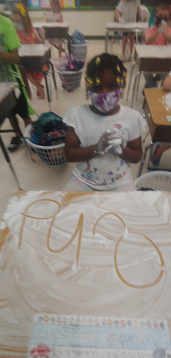 Jessica Hill (@wellskinders) on Twitter photo Shaving cream sight words!!! Messy but fun and I'm sure they wont forget it! 💙😁🐯 <a href="/CCWellsElem/">C.C. Wells Elementary</a> Shaving cream sight words!!! Messy but fun and I'm sure they wont forget it! 💙😁🐯 <a href="/CCWellsElem/">C.C. Wells Elementary</a>