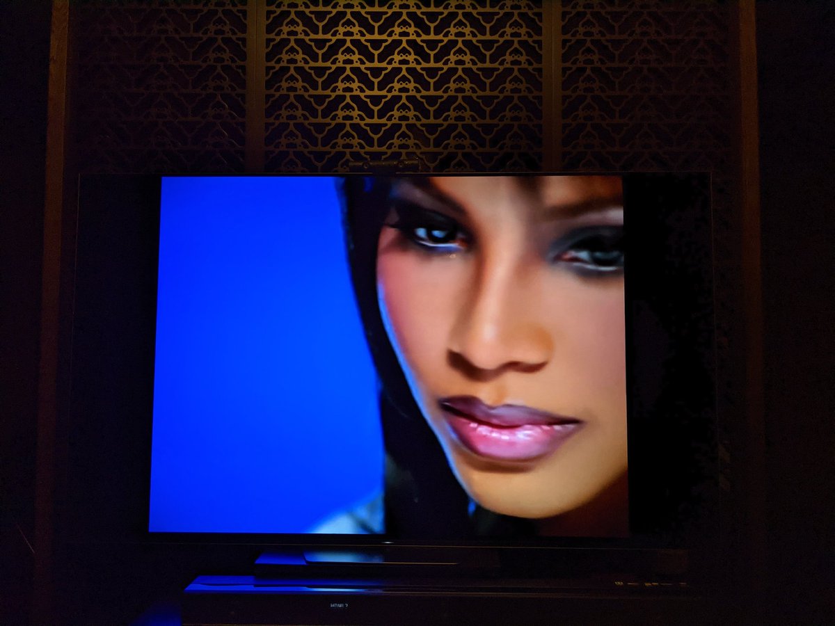 willsonlee's tweet image. Big news! Our queen @tonibraxton just updated videos of Unbreak My Heart and You're Making Me High to HD quality on YouTube!!! What a surprise gift for tigers!