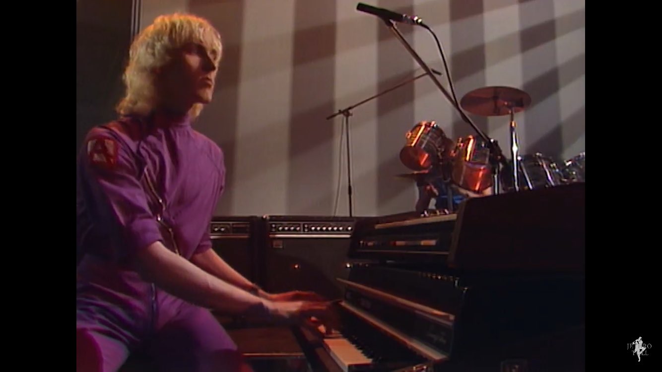 Happy birthday Eddie Jobson!! 