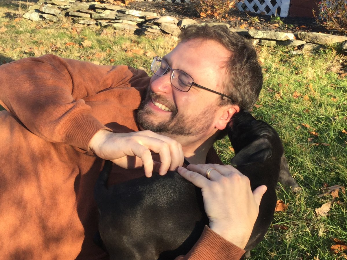 pandamoonpub's tweet photo. Pandamoon Author, @SethAugenstein loves his buddy, Mishima 🐶
#WriterWednesday #WoofWednesday #WednesdayVibes #Project137 https://t.co/m2gQWo4Sdk