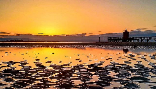 Buona serata #Twitterworld con questa magica luce sul mare e la spiaggia dorata di #Lignano❣️ 📷claudia.zanini.710 @LignanoSabb #FVGlive