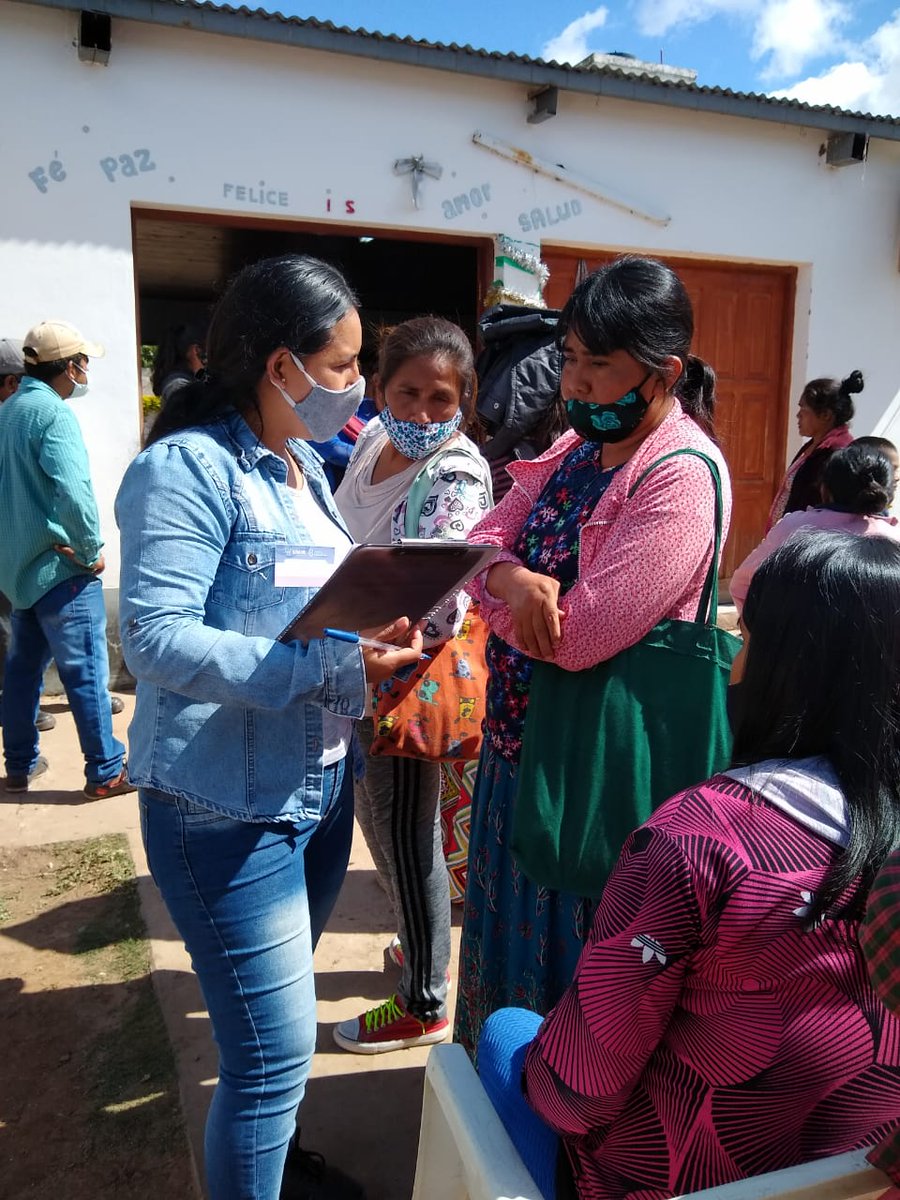 Agentes del <a href="/MinDSocialSalta/">Ministerio de Desarrollo Social de Salta</a> acompañan y asesoran a familias que realizan trámites de documentación y seguridad social en comunidades del norte. Gran tarea entre organismos de Nación, Provincia y municipios para el acceso a derechos básicos como la identidad y prestaciones