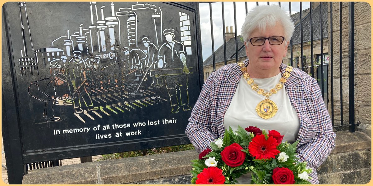 Provost Jean Jones laid a wreath at Summerlee Museum, Coatbridge to mark International Workers’ Memorial Day in tribute to workers who have lost their lives at work as well as those we have lost due to the pandemic. #IWMD2021