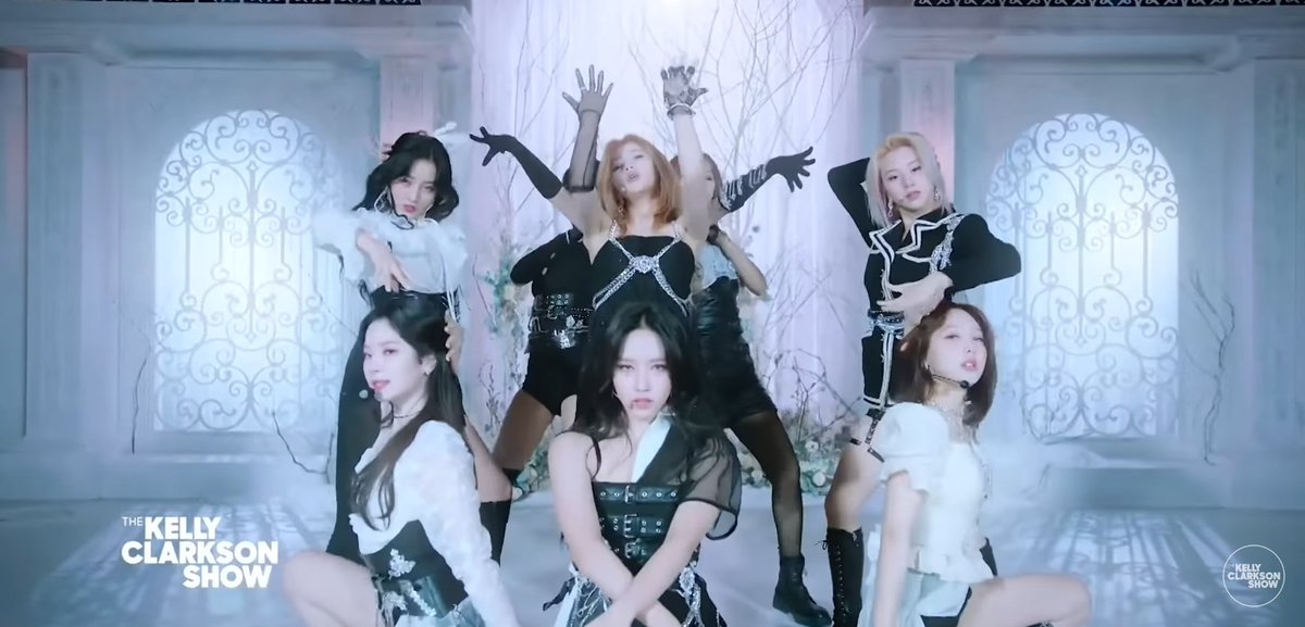 STRAWBERRI_SHIB's tweet photo. #STREAMCRYFORME
#TWICEonKellyClarksonShow
#SANA https://t.co/Uq9y05RNt7