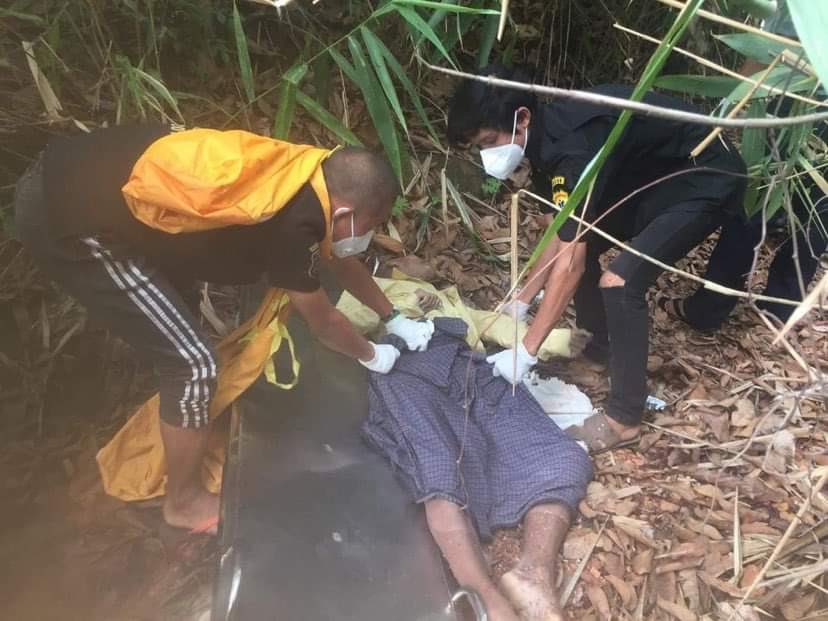 HarperHMA's tweet photo. Tw // Death Mawlamyaing: Decayed deadbody of U MyoAung was found at the wood behind Mawlamyaing airport today. He was missing since 2 days ago. As Terrorists started arbitrary abduction, similar cases have been happing. #WhatsHappeningInMyanmar #Apr28Coup https://t.co/N5xKLZkEVd https://t.co/9gI0YCQRbX