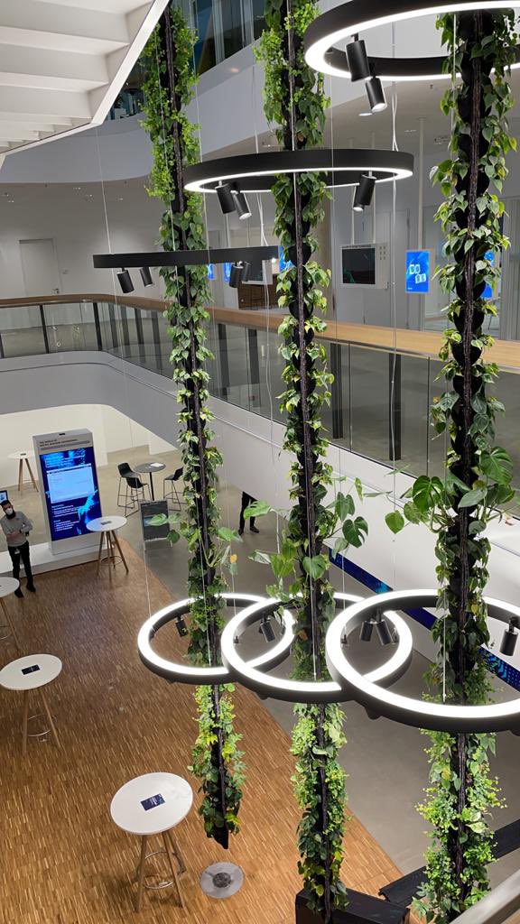 #proudtobeSiemens once more! 🤩 
Feel the 🧡beat of future automation! 
THE IMPULSE in Amberg opened its #VisitorCenter doors yesterday and shows what #SmartFactories of the future can look like #CustomerExperience at its best! 
A great team awaits customers from around the globe