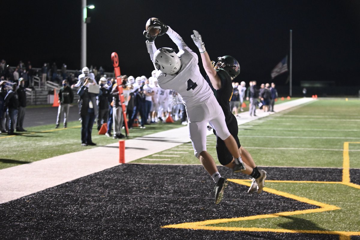 New Trier Football tweet media