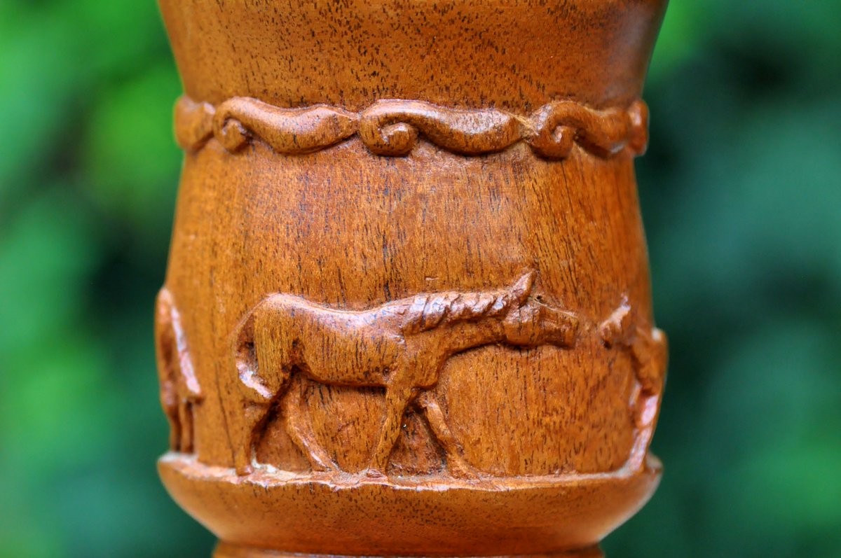 EL “MATE PUNTANO”: UNA TRADICIÓN QUE CRECE Y SE VALORIZA EN VILLA DE MERLO
Artesanía y obra de arte, el mate puntano es una pieza folklórica de ornamentación trabajada a mano, que tiene su origen en el paraje Piedra Blanca, cercano a Villa de Merlo. 
turismoygestion.com/el-mate-puntan…