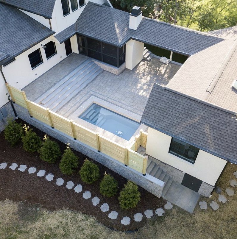 TechoNerren's tweet photo. #TechoPro @ecoscapesincnash absolutely knocked this @techobloc project out of the park! Love the diverse use of our products here. Can’t wait to see what they do next!! 🛠💪🏻
#TechoBloc #Blu60Slate #YorkSteps #Villagio #MayaSteppingStones #Borealis https://t.co/QhlDfoGzp3