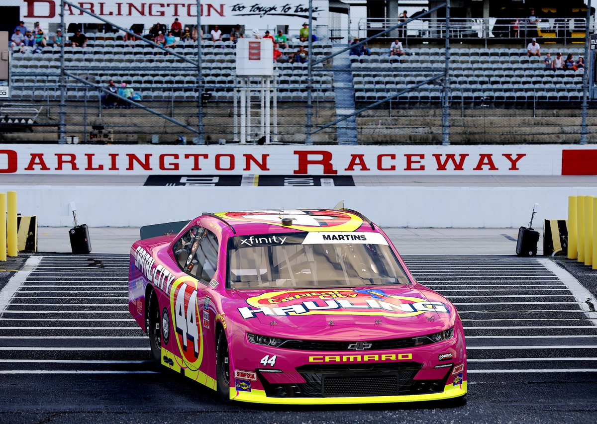 GilreathFarmsTN's tweet photo. NASCAR Throwback weekend!
How great do Tommy Joe Martins ride for Darlington Raceway look?
#GilreathFarms #RedAngus #MeatWagon #Knoxville #Tennessee #NASCAR #XfinitySeries #TeamMartins #KenGilreath #TommyJoeMartins #RedIsTheNewBlack #AgPro300 #Talladega #Darlington #NASCARt ... https://t.co/NkxQKI0AnV