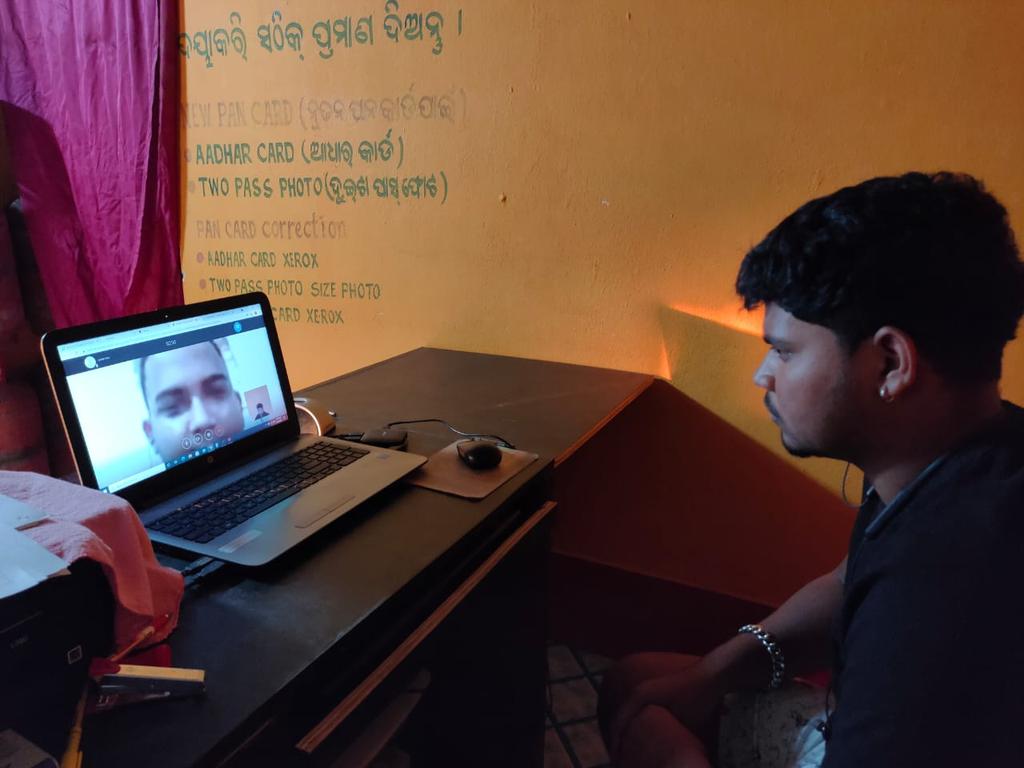 OdishaSpv's tweet photo. Happy Lawyers Day !!
Beneficiaries of Odisha taking advice regarding Land issue with our CSC Panel Lawyer Mr Amit Kumar Barik and Mr Swarnanth Behera through #CSCTelelaw
@CSCegov_ @dintya15 @SwornaprabhaSi1 @Tele_Law https://t.co/NqOqkOr2Sq