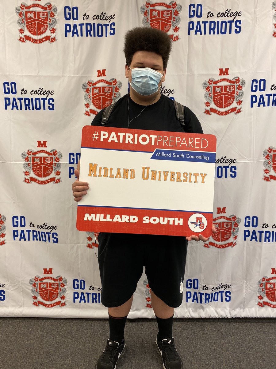 MSCounseling's tweet photo. Congratulations to these amazing future @MidlandU Warriors! 🥳 @MSHSactivities @m_south_hs  #CollegeSigningDay https://t.co/AvVRrhDgD1