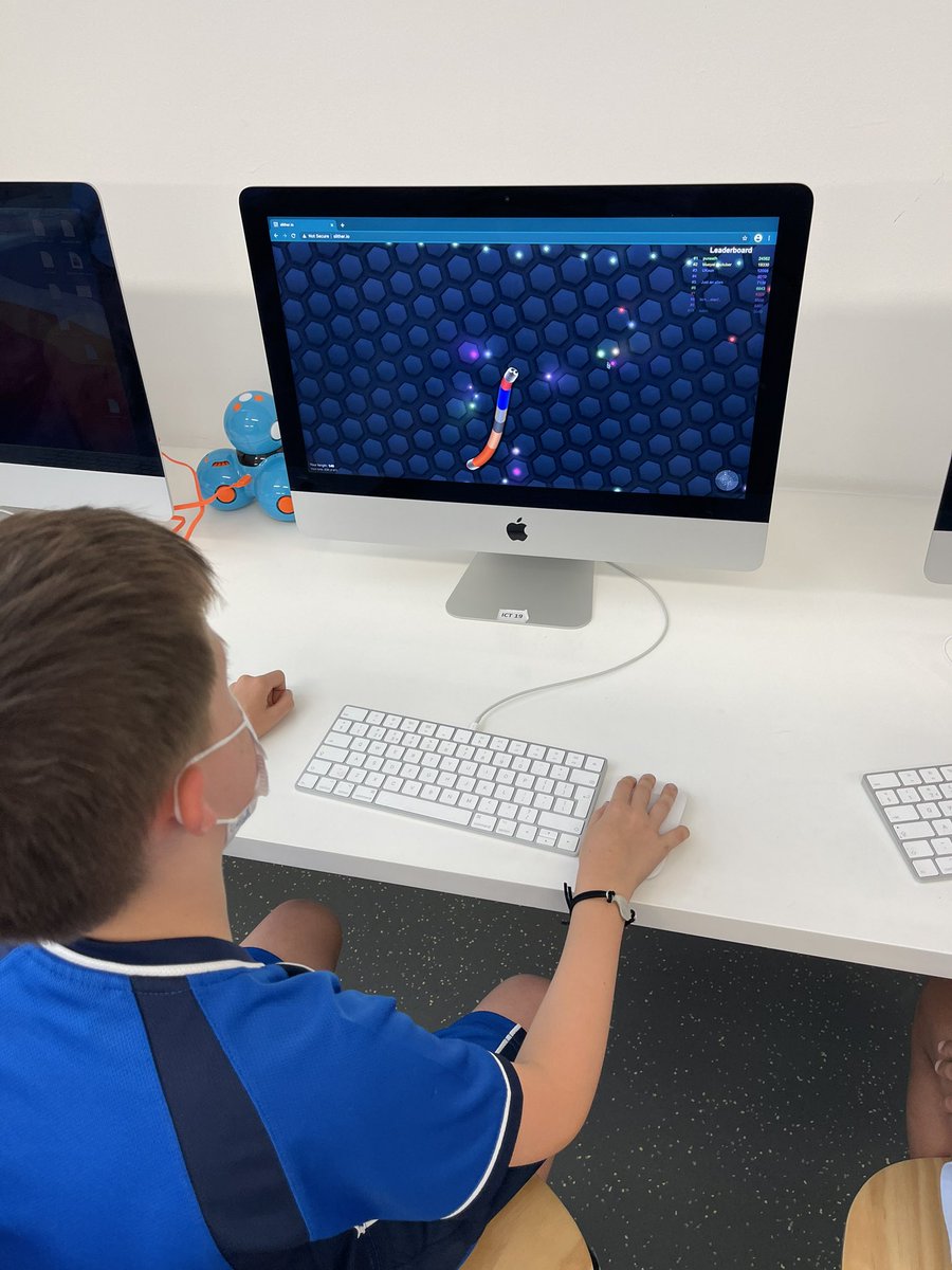 techteachertom1's tweet photo. Teaching young students how to use a desktop computer is so interesting 🧑💻👩💻 The amount that think it’s a touch screen and don’t even know what a mouse is! Start from the very beginning: logging in and using a mouse effectively #EdTechUAE #collabUAE #ADE #ADEUAE #AppleEDUchat https://t.co/eLe3Rk4Det