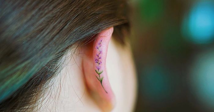 土屋アソビ A Twitter 耳に入れる小さなtatoo かわいいな ピアスめんどくさいマンだからこれいいね T Co Nh5fwbce52