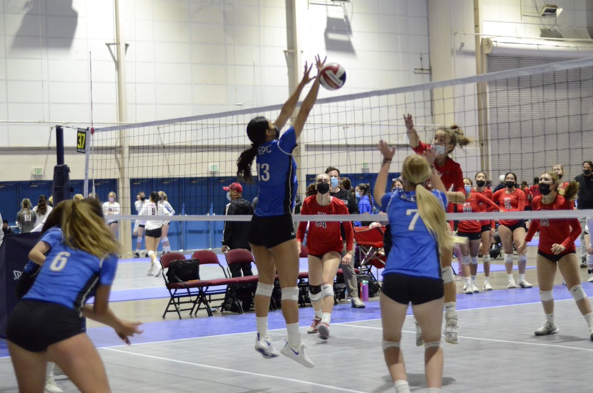 #FarWesternNQ 📷: Rob Schacher. Thank you sir! #NCVA #volleyball #gloriamoye #volley #azepic17elite #azepicvolleyball