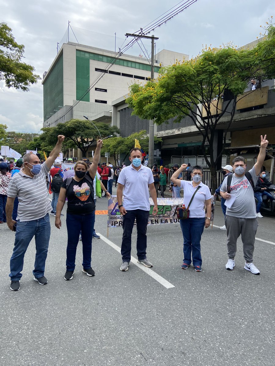 <a href="/sintraemvarias/">sintraemvarias</a> Presentes con distancia social, pero muy cercanos a nuestras convicciones.