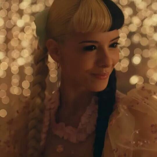 HAPPY BIRTHDAY MELANIE MARTINEZ 