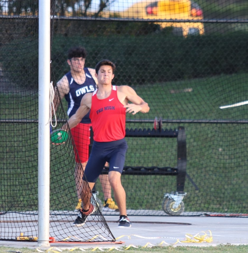 cchilds11's tweet image. Celebrating this 4th year senior, Devin Willis. Finished 2nd at Districts in both Javelin and Discus. Also ranked 2nd in Class 2A for Javelin with a throw of 54.10m! #redemptionszn #GoOwls #owlsthrow @fauhigh_xctf @Athletic_Owls @DevWillTech