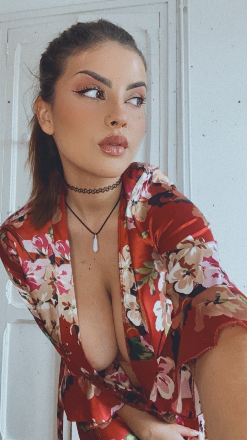 Judit on X: t.cosw1hvtgWe9 🖤✨ t.coPDHHlWt2qL  X