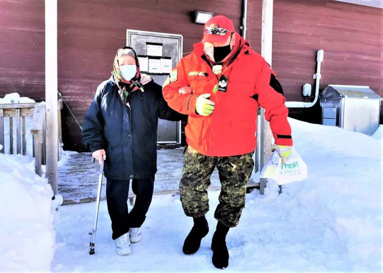 4CdnDiv4DivCA's tweet photo. #BravoZulu au 3 GPRC!
#3GPRC vient de compléter leur soutien à la province de l’Ontario et à @Ornge dans le cadre de la campagne de vaccination dans les communautés du Nord de l’Ontario - Op REMOTE IMMUNITY.
@operationsFC https://t.co/v0LUqU3tkZ