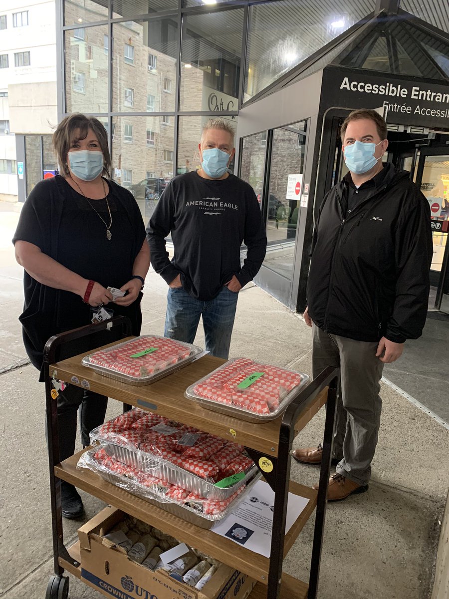 Today the KPA Executive delivered 120 lunches to <a href="/KingstonHSC/">KingstonHSC</a> for the staff working in the 2 crowded ICUs. Thanks from our membership to everyone caring for these patients! Thanks to Dave from <a href="/KTownMerchant/">MerchantTapHouse</a> and Union Kitchen for your generosity and assistance! #SupportLocal #ICU
