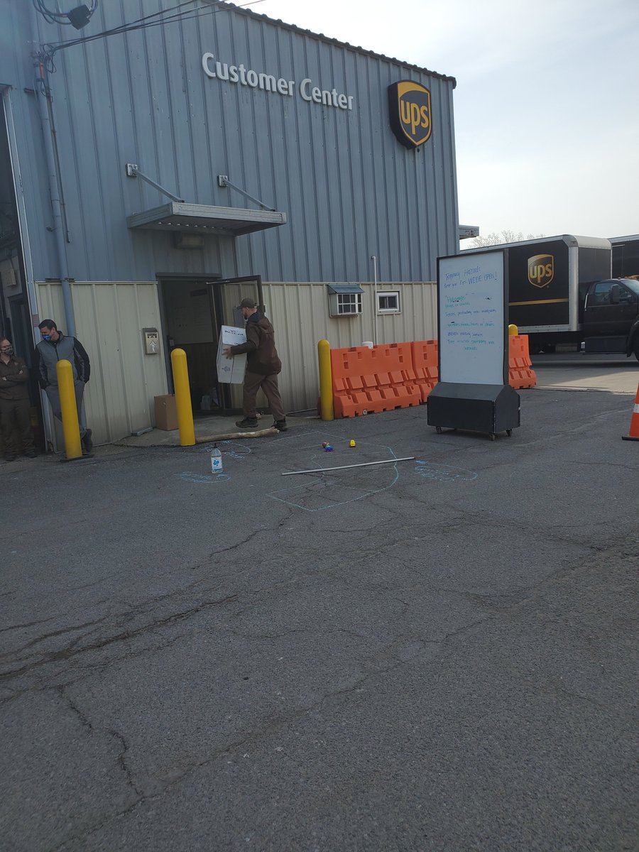 SafetyGeneva's tweet photo. Carry package to and from without a hand cart demo in Geneva today! Scan your walk ways! Keep your eye WIDE OPEN! 
@SafetyGeneva @safetylakeshore @safetyfirstNED https://t.co/RulZAuRlSz