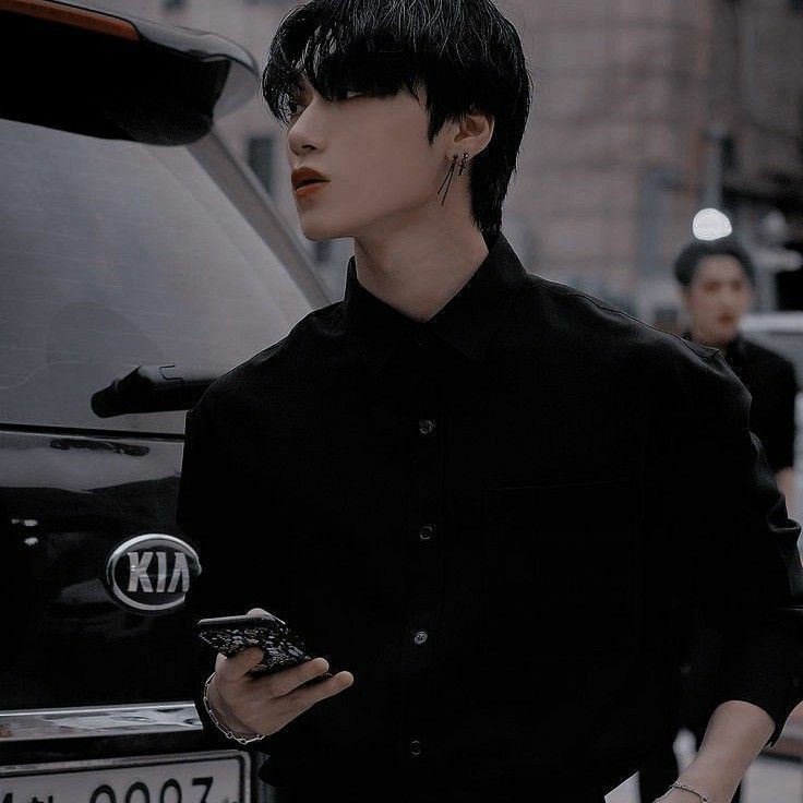 choi san as a model; a thread...  #ATEEZ  #SAN  #산  #에이티즈  @ATEEZofficial