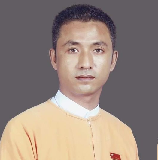 On Apr 28 around 9pm, mass troops of fully armed SAC Terrorists came with military truck and abducted Ko Lwin Maung Maung, a Hluttaw representative of Mandalay Region from his house in #Meikhtila.
#WhatsHappeningInMyanmar
#Apr28Coup 
#ReleaseTheAbductees