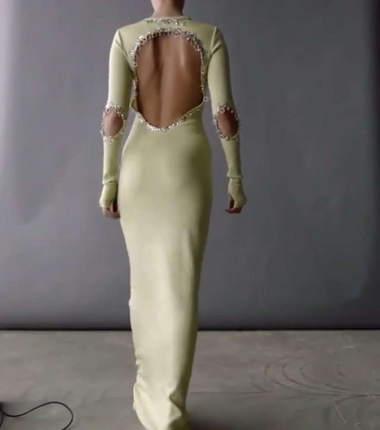 CATWALKBLISS's tweet photo. bella hadid wearing givenchy for vogue magazine https://t.co/Pp9T1ovVx7