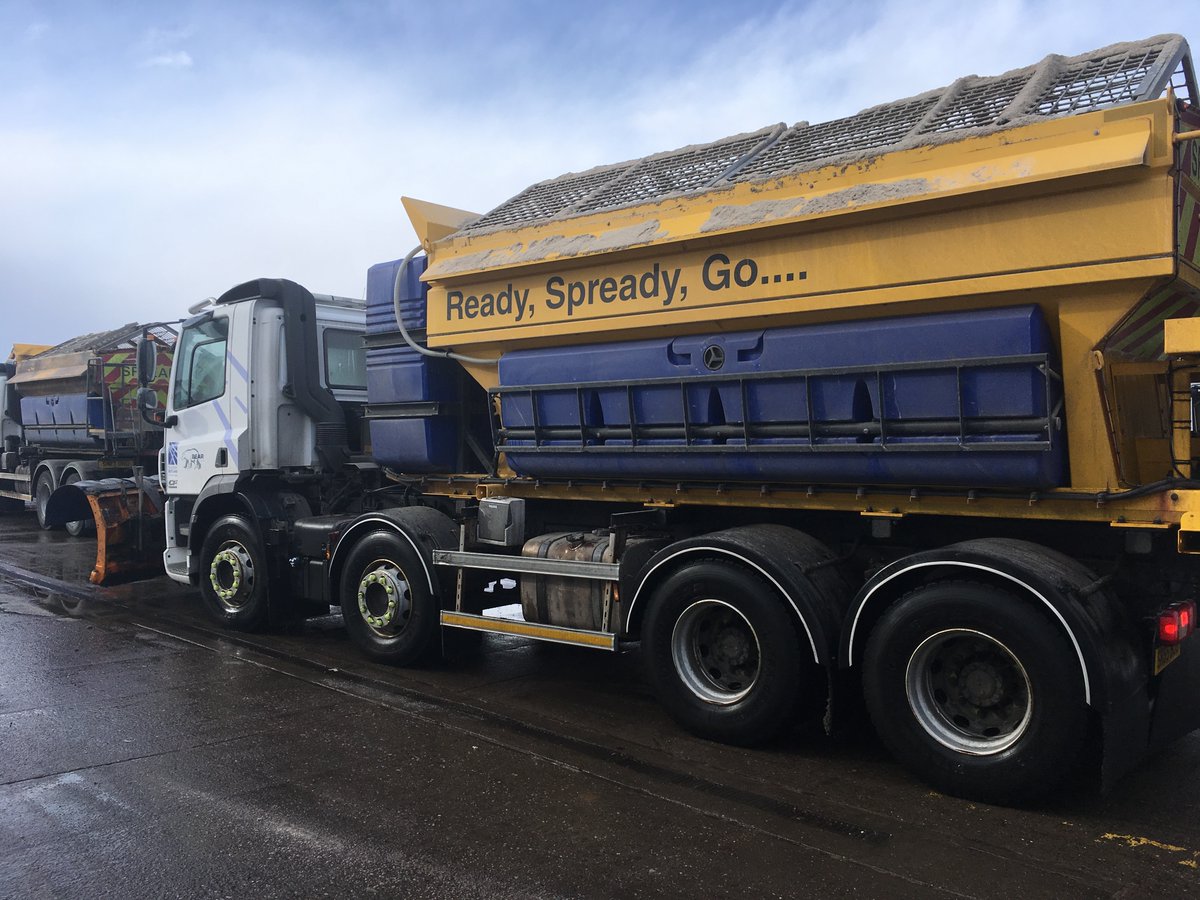 NWTrunkRoads's tweet photo. A tad chilly tonight! We'll have 9 gritters out in the north west later - 5 on the #A9, 2 on the #A85 and 1 each on the #A889 and #A99. #ReadySpreadyGo will be one of the gritters on the A9 later - please make sure to drive to conditions & #TakeCare if heading out! https://t.co/dyBupwg3B9